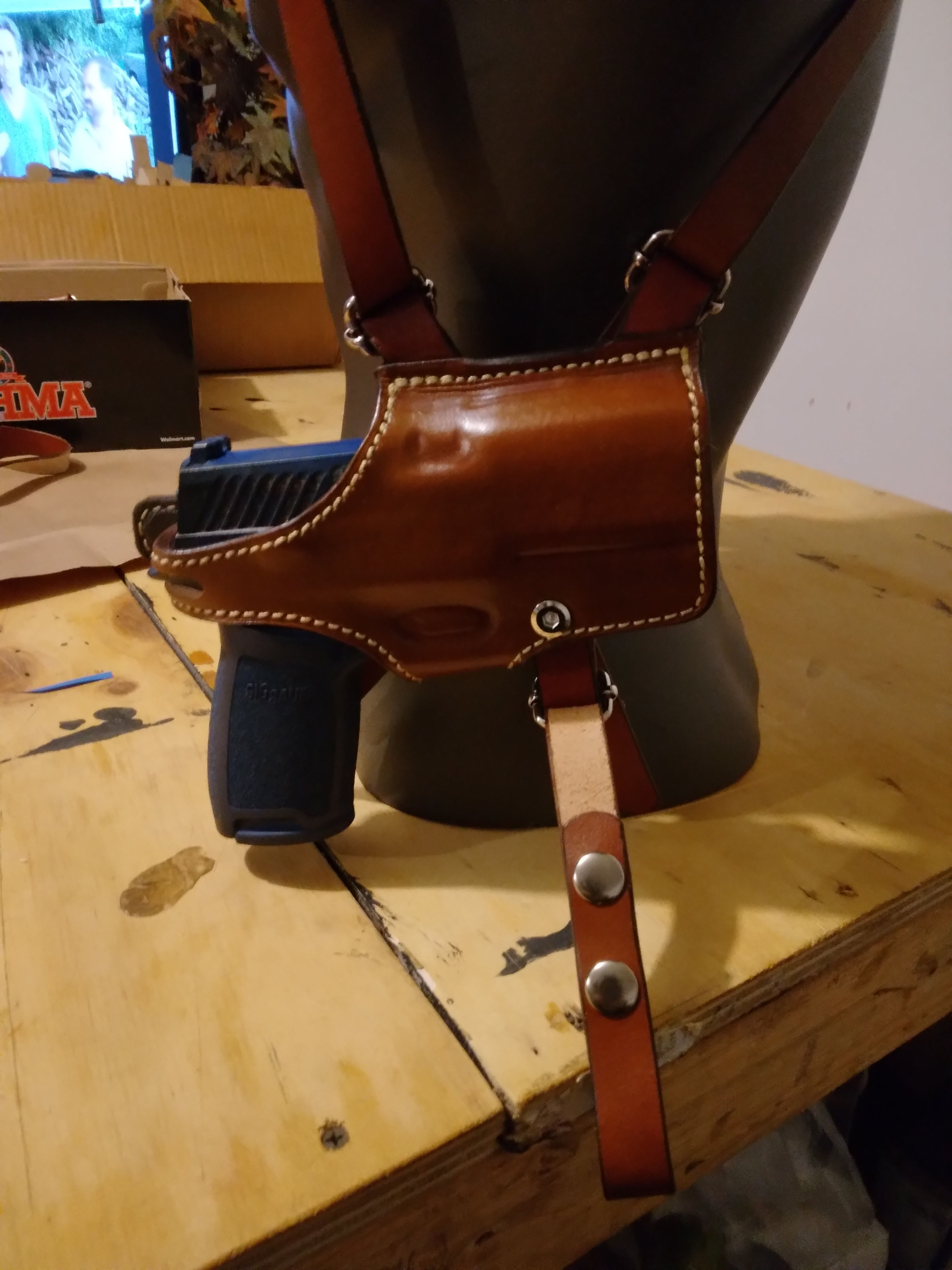 SIG sauer p320 m17 Red Dot Sight shoulder holster with 2 mags