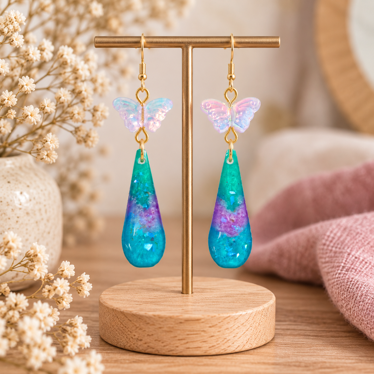 Boucles d’oreilles papillons en résine bleue, verte et violette