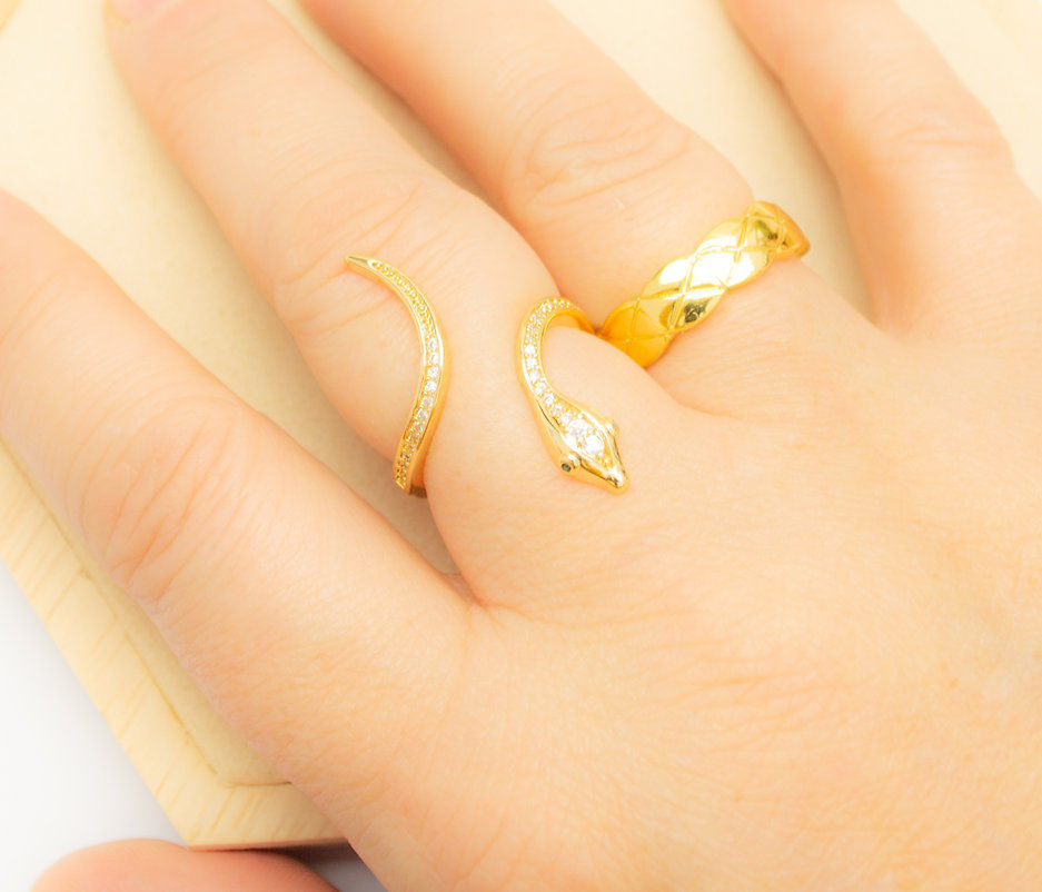 Miniature : Bague superbe serpent zircons plaqué or