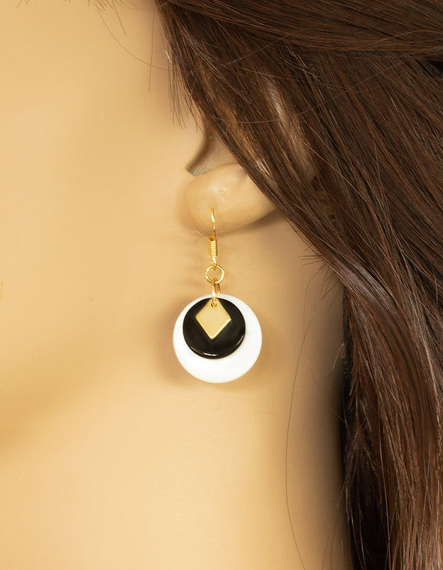 Miniature : Boucles d'oreilles légères nacre double et breloque doré au choix