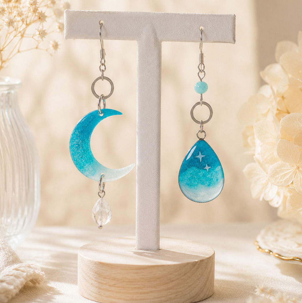 Boucles d'oreilles artisanales asymétriques Amazonite et Cristal de roche