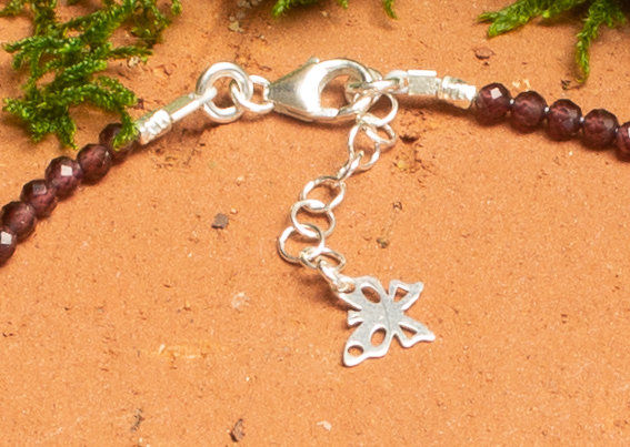 Miniature : Bracelet femme très fin en pierre naturelle grenat et argent 925