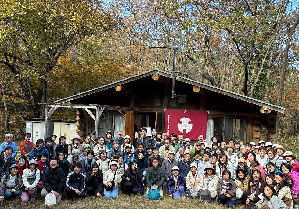 作業を終えた後は『浦高百年の森』に移動し、名物きのこ汁をいただき、浦高参加者との交流も楽しみました。