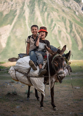kids, Pamir Highway, Tajikistan, vallee Vanj. tajik national park.042.jpg