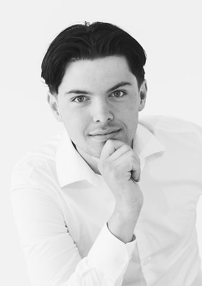 MLP | Magalie Lafleur Photography Studio Portraits
