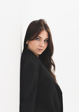 MLP | Magalie Lafleur Photography Studio Portraits