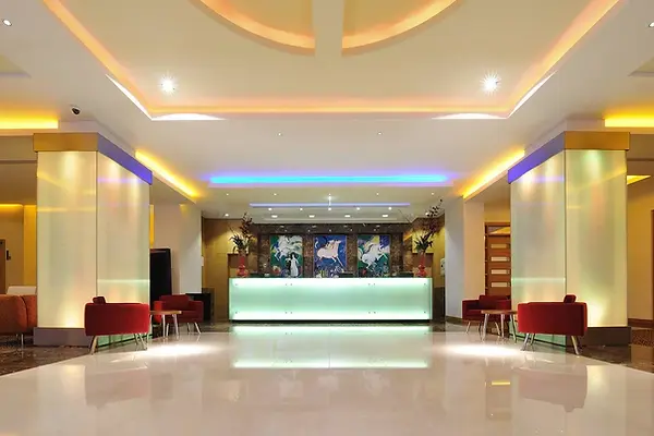 Pestana Reception 1.webp
