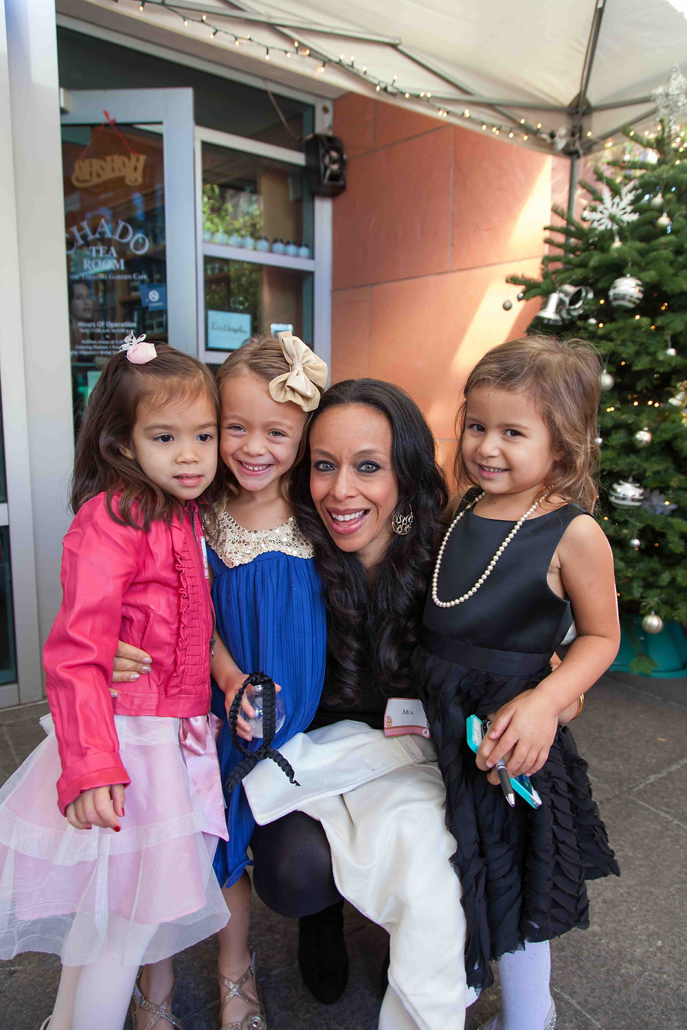 0156_Jason_Sorge_Photography_Julie_Mia_Tea_Gift_20141213_HiRes.jpeg