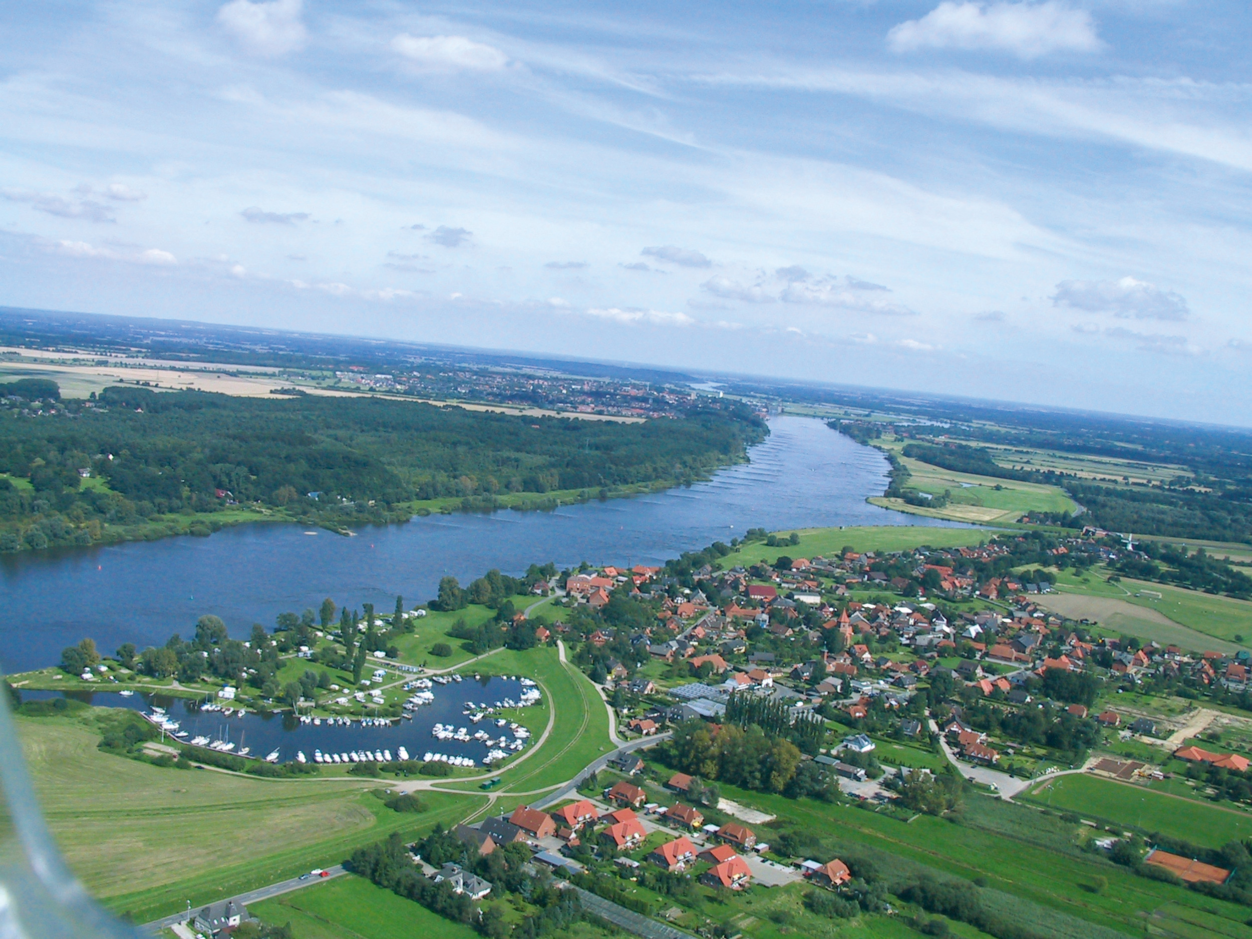 Erlebnis Städtchen Charakteristische Städtchen und Dörfer an der Elbe Erlebnis Städtchen Charakteristische Städtchen und Dörfer an der Elbe