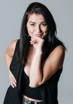 Elisa Pinklady, corso di waacking a Torino, art of dance, danza principianti, intermedio, avanzato open, accademia Academy of exellence Torino