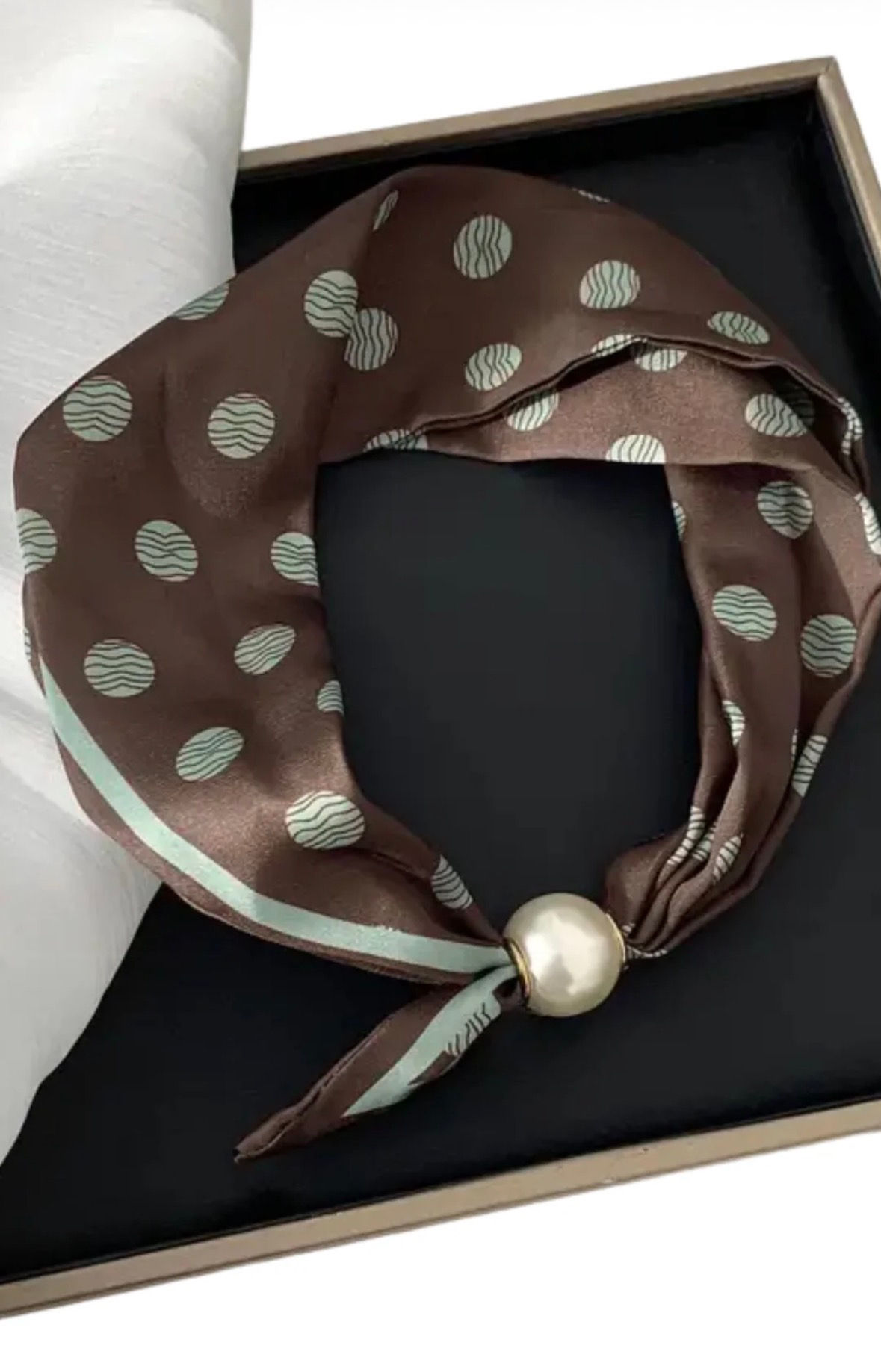 Vintage Print Peral Magnetic Clasp Scarf