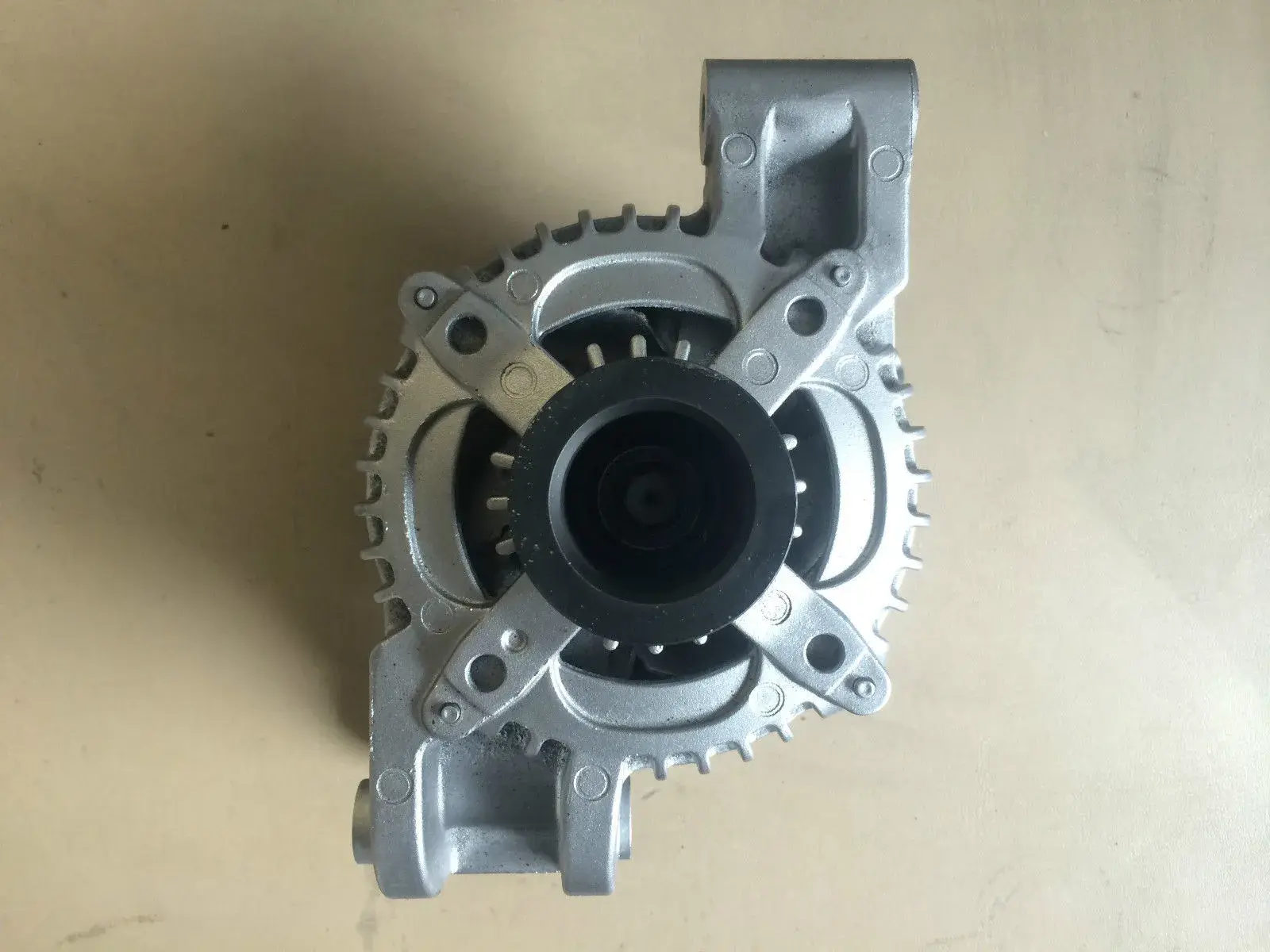 ALTERNATOR FOR Ford C-Max Focus 1.8 2.0 PETROL Volvo C30 S40 V50 1.8 PETROL