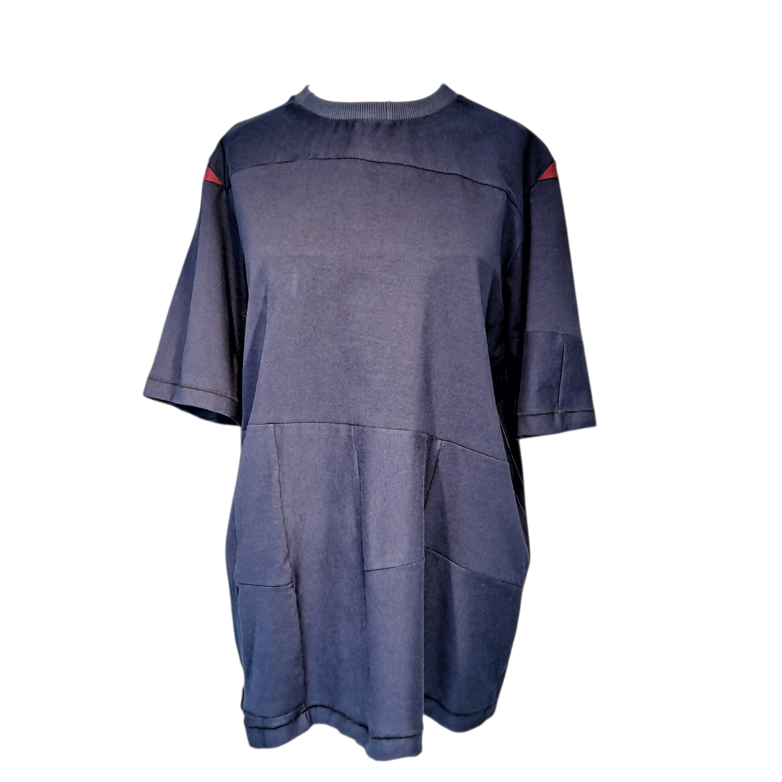 Camiseta azul marinho quase preto