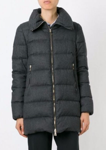 Серый пуховик Moncler