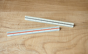 P5140005三角スケールR.jpg