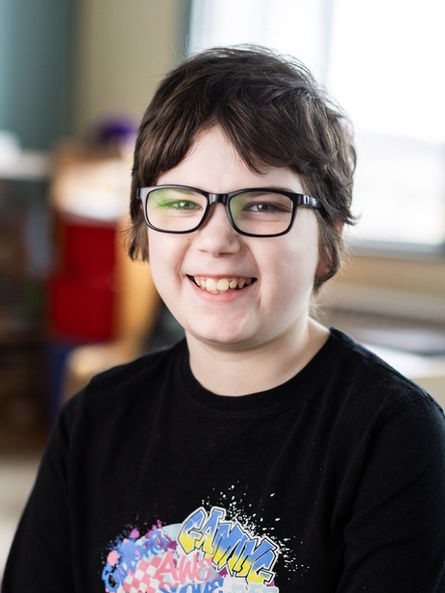 Exemple de portrait d'enfant réalisé en école spécialisée.