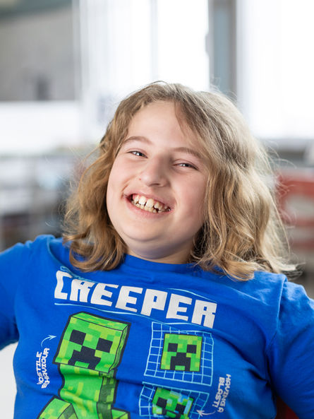 Exemple de portrait d'enfant réalisé en école spécialisée.