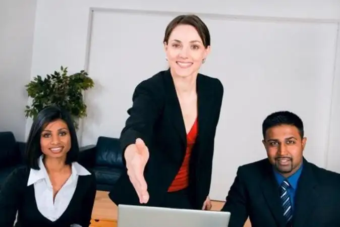 customer-relationship-executive-job.webp
