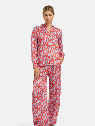 Modefoto mit gemusterter Struktur