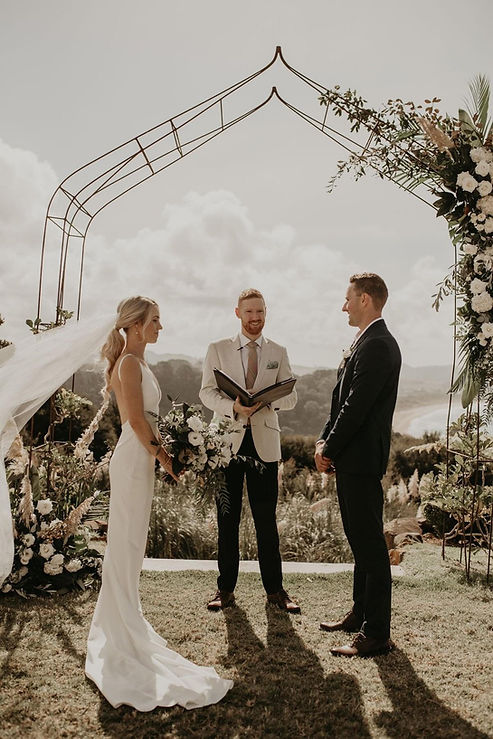 Celebrant-for-Auckland-Wedding-Performing-wedding-ceremony-Britt & Bren.jpg