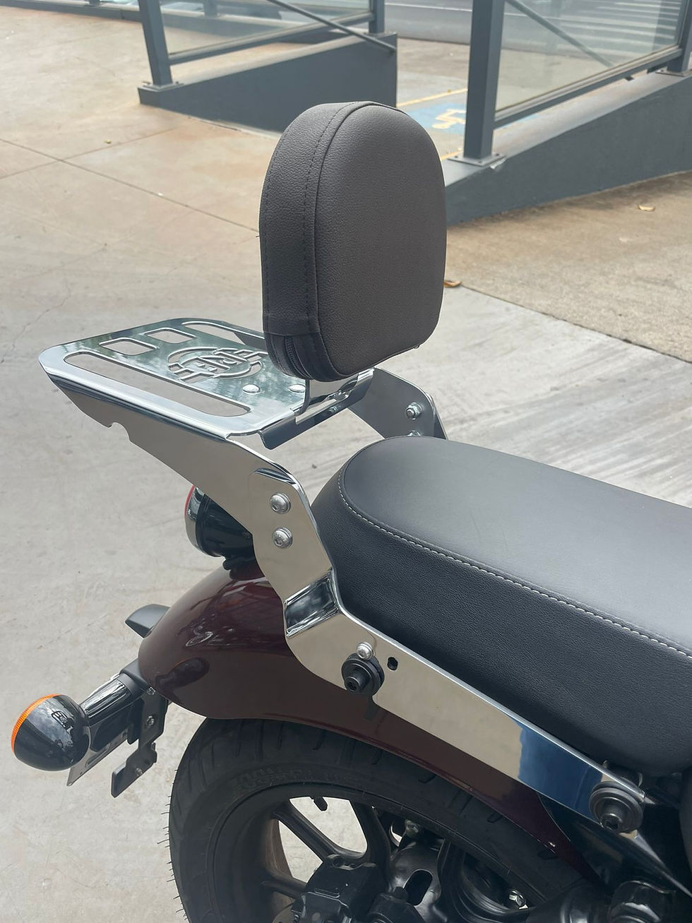 Miniatura: Sissy Bar Destacável Low - Royal Enfield Meteor 350