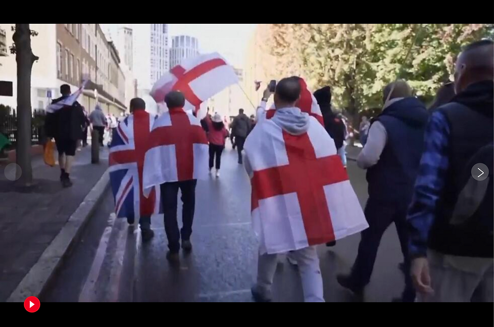 Aerial footage showed demonstrators taking to the streets of central London for a march organized by far-right activist Robinson. Counter-protests organised by groups including ‘Stand Up To Racism’ were also staged in the capital, drawing significant crowds.