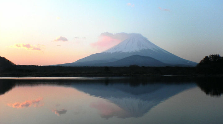 - - - sunrise Fuji Lake gd 2.jpg