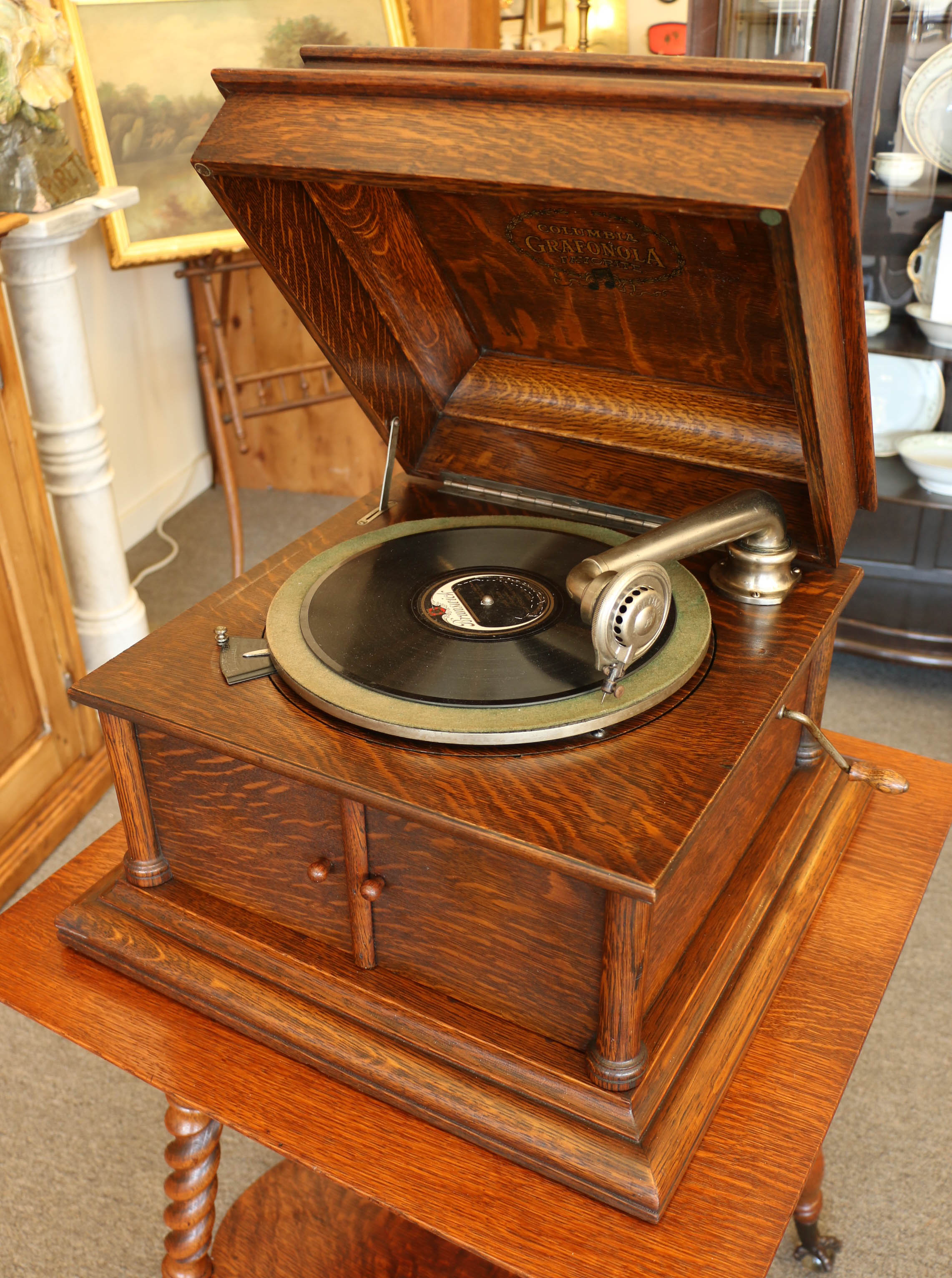 Columbia Grafonola Favorite in Oak
