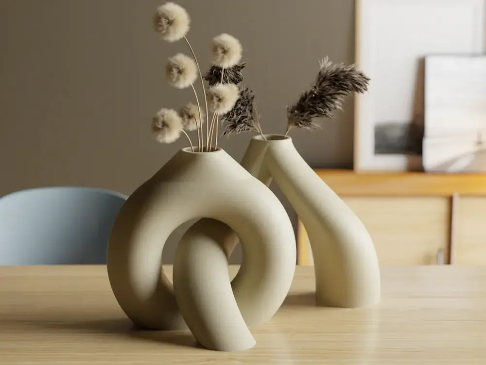 Interlocking donut vase