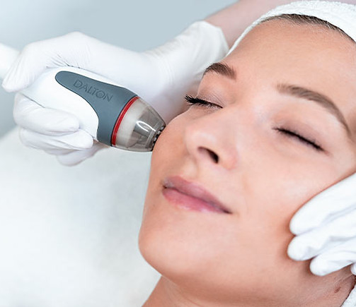 Dalton-Meereskosmetik-Aqua-Facial-Behandlung.jpg