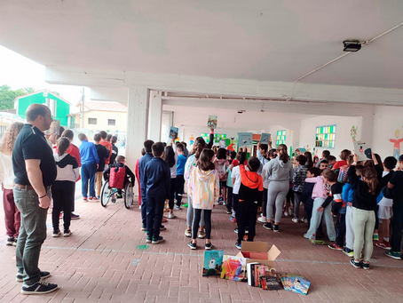 O CPI Ponte Carreira recibe un lote de libros por participar no concurso “Rosalía e as nosas letras"