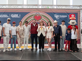 Participa Ismael Burgueño en presentación del billete de Lotería Nacional en honor a la comunidad migrante