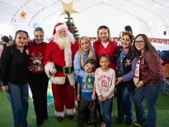 Inaugura Gobierno de Tijuana pista de patinaje sobre hielo en explanada de Palacio Municipal