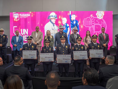 Reconoce Ismael Burgueño labor heroica del Cuerpo de Bomberos de Tijuana