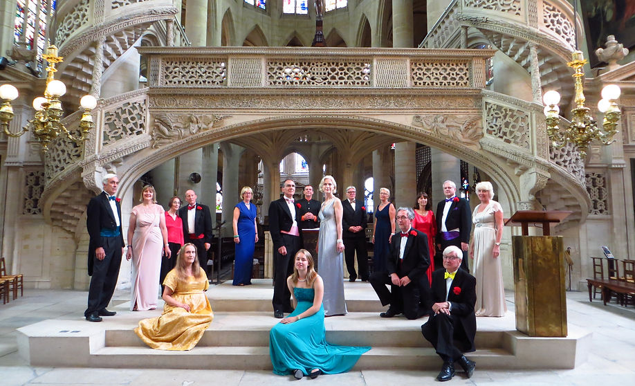 Cambridge Voices posed in St Etienne du Mont Church Paris on August 15th 2018 (high resolution)