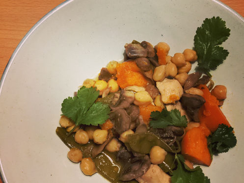 Poulet aux patates douces, pois gourmands, gingembre et combawa