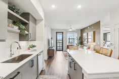 Alexan Kendall Celebrates “March Madness” with Up to 8 Weeks Free, Exclusive Sunset Tours, and Flexible Leasing Options