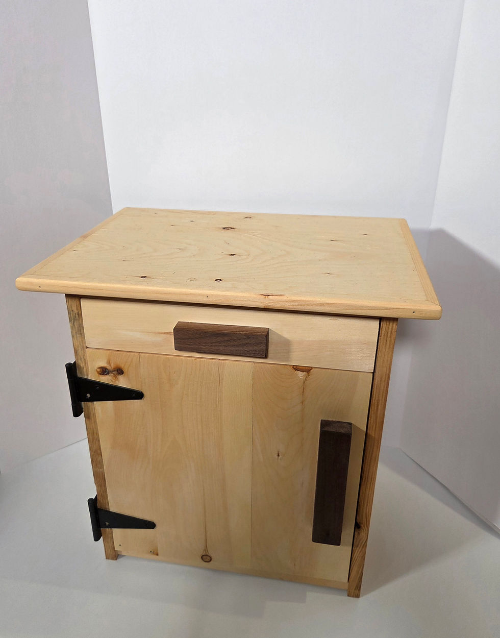 Miniature : Table de nuit rustique