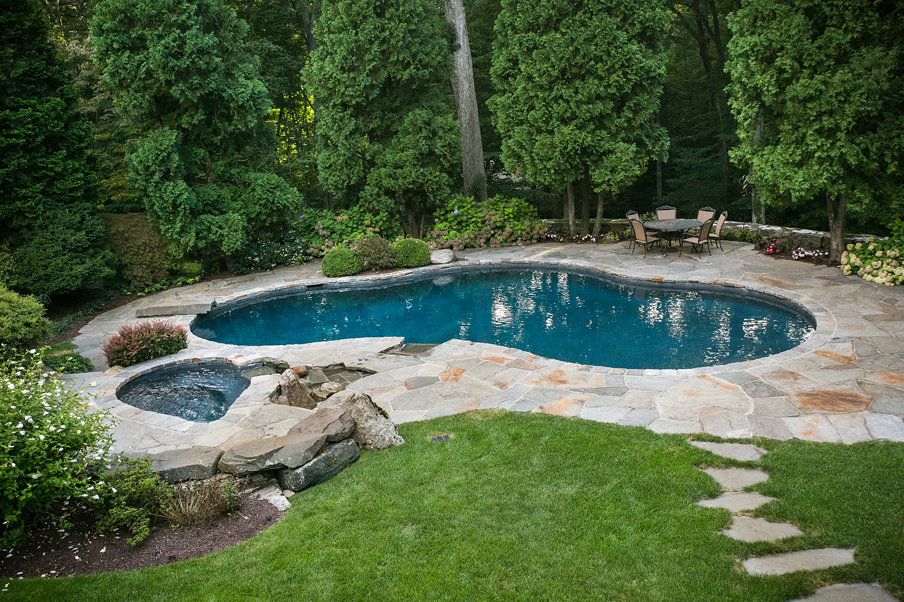 New Canaan CT : After