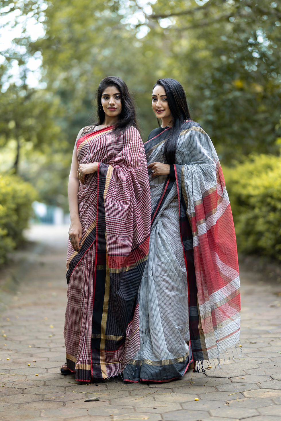 Thumbnail: White & Maroon Silk Cotton Maheshwari Saree