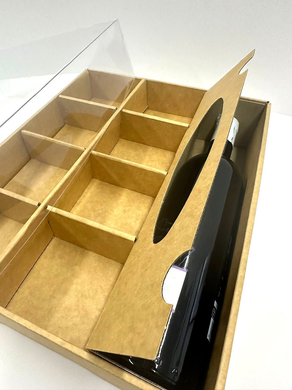 תמונה ממוזערת: מארז לפיצוחים, עוגיות, פירות יבשים, שוקולדים