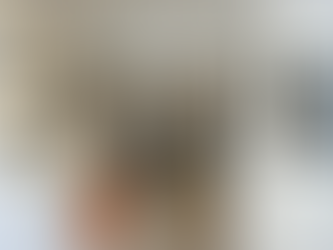 Exposição de desenhos em grafite na galeria da Desenhe Escola de Arte em Curitiba.