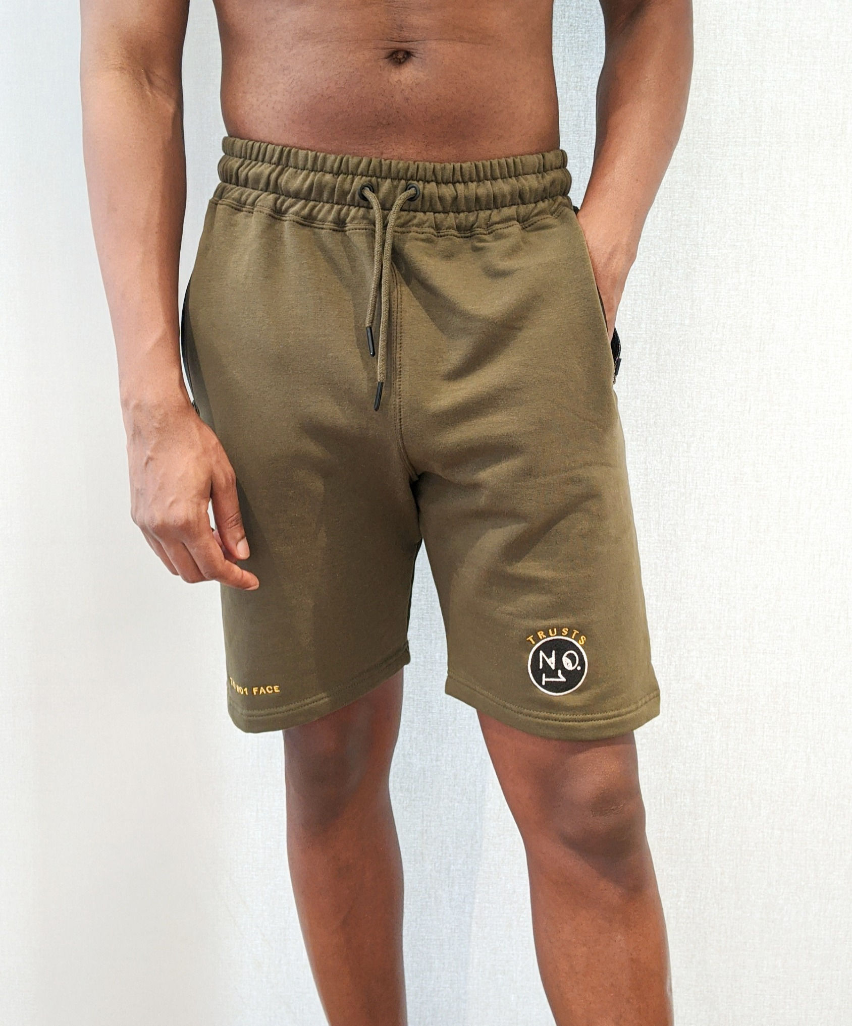 Trusts No1 Short - Khaki