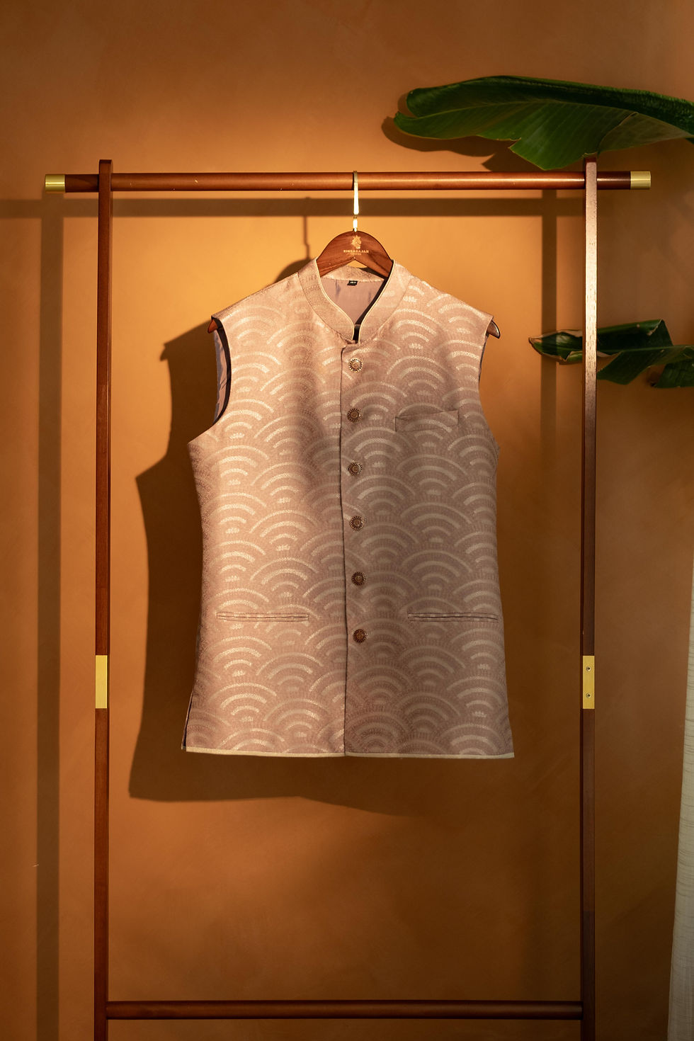 Singarajah- Generate a Alt text image - sales drive focus description Luxury Royal Arc Bundi for weddings and festive celebra