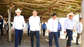 Asumen Andrés Manuel López Obrador y Alfonso Durazo compromisos con el pueblo guarijío