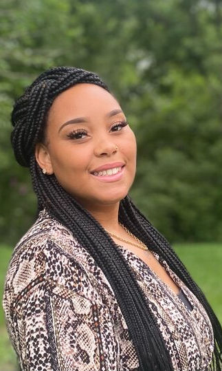 Ashlee+Headshot+.jpeg