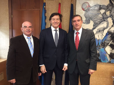 “Tengo el firme propósito de regular las profesiones. Estamos viendo qué obstáculos hay que salvar”