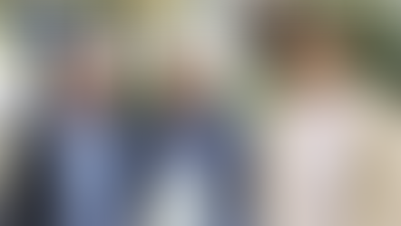 Entrega simbólica de la primera tesis depositada en la biblioteca de la Academia de las CAFYD