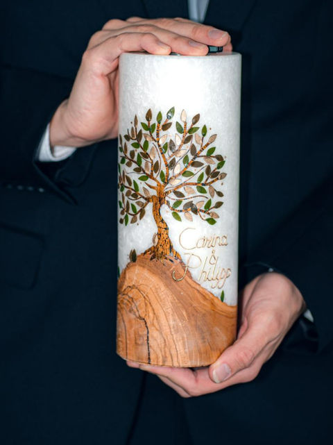 hochzeitskerze-elegant-personalisiert.jpg