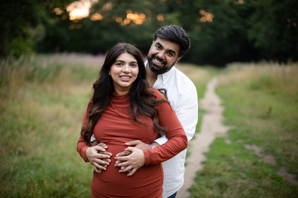 London Maternity Photographer | Why Golden Hour Creates Such Beautiful Photographs